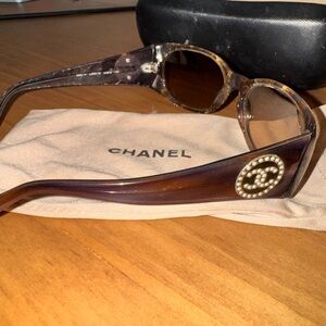CHANEL Tortoise Shell Sunglasses with Pearl Detail